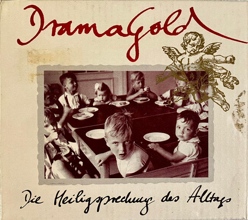 Die Heiligsprechung des Alltags | Dramagold Die Heiligsprechung des Alltags | Dramagold